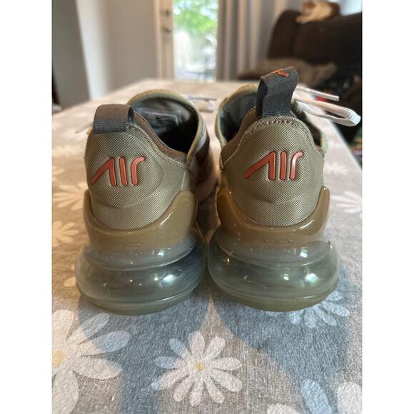 Nike Air Max 270 Mens 8.5 Cream Beige Tan White Shoes Sneakers 2022 - Picture 9 of 9